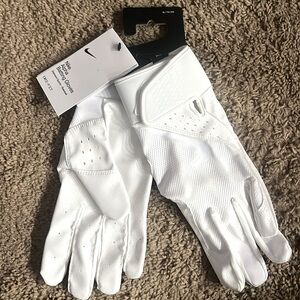 BRAND NEW NEVER WORN Nike Alpha Batting Gloves
Tags still attached